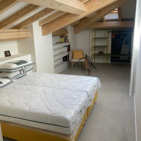 La Casa Dei Nonni - Mansarda Apartment *